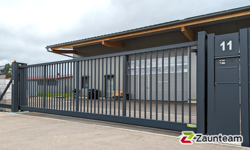 Schiebetor Aluminium wurde in Obersontheim von Zaunteam Schwäbisch Hall, Schwäbisch Hall im Jahr 2024 erstellt.