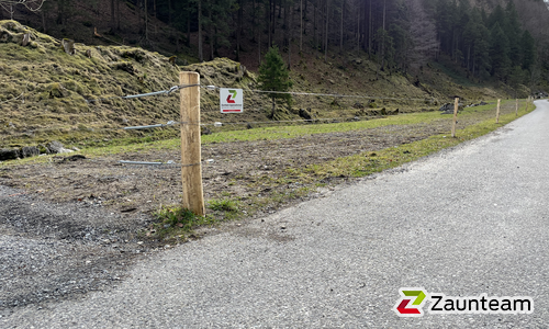 Elektrofestzaun mit Robinienpfosten vierkant wurde in Wasserauen von Zaunteam Appenzellerland, Wasserauen im Jahr 2025 erstellt.