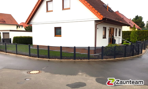 Modern Aluzaun einbetoniert wurde in Leipzig von Zaunteam Leipzig, Leipzig im Jahr 2024 erstellt.