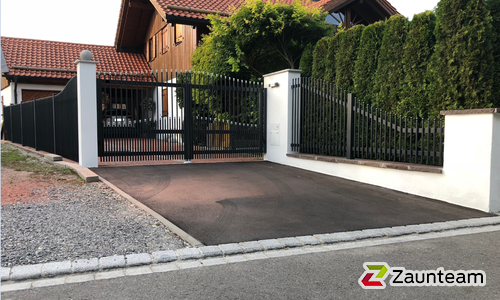 Decor Alutor 2-flüglig wurde in Bruckmühl von Zaunteam Chiemgau, Teisendorf  im Jahr 2018 erstellt.
