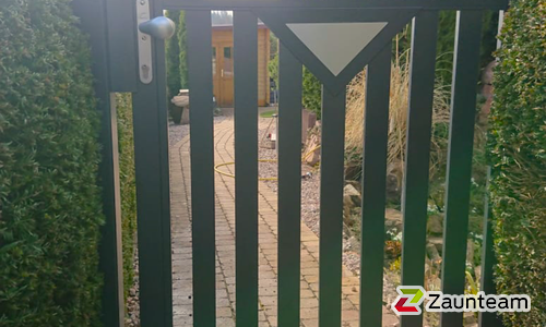 Decor Alutor 1-flüglig wurde in Wurmberg von Zaunteam Pforzheim, Neuhausen im Jahr 2021 erstellt.