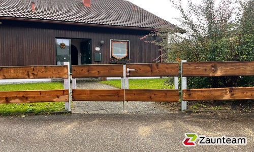 Holztor / Metall-Holztor wurde in Altusried von Zaunteam Allgäu, Bad Hindelang - Unterjoch im Jahr 2024 erstellt.