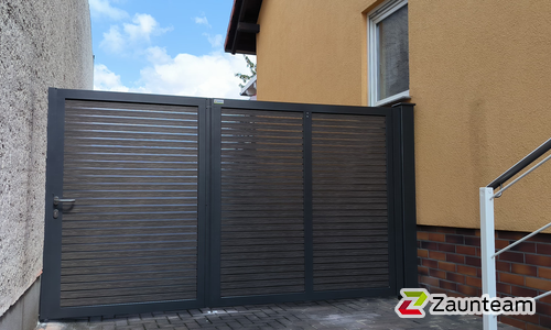 Aluminium Sichtschutztor 1-flüglig wurde in Dessau-Rosslau von Zaunteam Fläming, Coswig im Jahr 2025 erstellt.