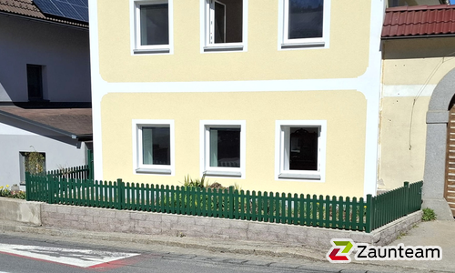 Classic Aluzaun aufgeschraubt wurde in Mönchdorf von Zaunteam Unteres-Mühlviertel, Bad Zell im Jahr 2026 erstellt.