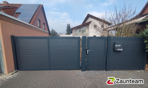 Aluminium Sichtschutztor 1-flüglig wurde in Braunschweig von Zaunteam Braunschweig, Ilsede im Jahr 2025 erstellt.