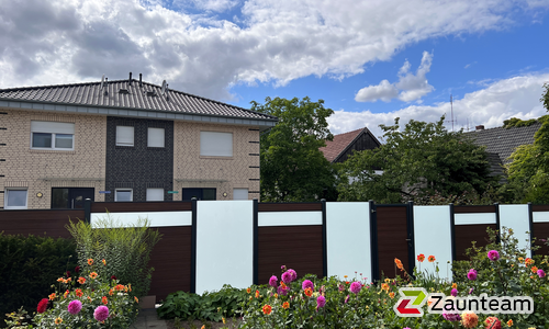 Glas Sichtschutz mit vierkant Aluminium-Nutpfosten einbetoniert wurde in Ibbenbüren von Zaunteam Osnabrücker Land, Belm im Jahr 2022 erstellt.
