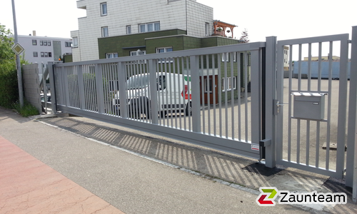 Schiebetor Aluminium wurde in Schwieberdingen von Zaunteam Neckar-Enz, Sachsenheim im Jahr 2017 erstellt.