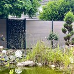 BPC Sichtschutz Svalheim Aluminiumpfosten 90 x 90 mm mit Fussplatte wurde in Mülheim von Zaunteam Essen, Essen im Jahr 2025 erstellt.