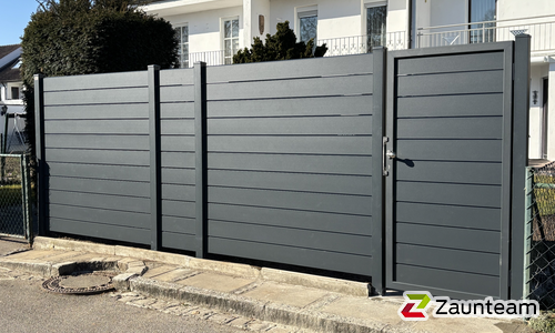 Alu Varioprofil Rhombus 160, Aluminiumpfosten vierkant 85 x 85 mm einbetoniert wurde in Gersthofen von Zaunteam Schwaben-Nord, Todtenweis im Jahr 2025 erstellt.