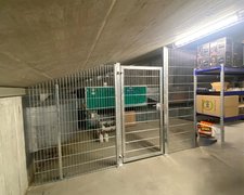 Doppelstabmatten schwer verzinkt mit Pfosten 40x60 verzinkt mit Abdeckleisten mit Fussplatte wurde in St. Gallen von Zaunteam Appenzellerland, Wasserauen im Jahr 2025 erstellt.