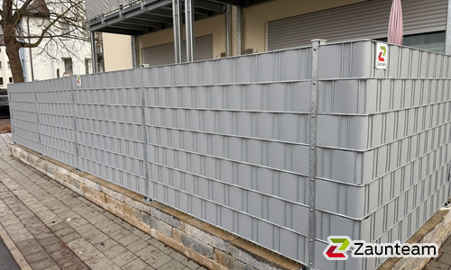Flechtfix Vario Sichtschutz RAL Standardfarben wurde in Heidenheim von Zaunteam Ulm, Lonsee im Jahr 2025 erstellt.