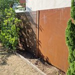 Cortenstahl Sichtschutz wurde in Wien von Zaunteam Wienerwald, Unter-Oberndorf im Jahr 2026 erstellt.