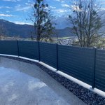 Alu Varioprofil Rhombus mit Aluminiumpfosten vierkant 85 x 85 mm in Aussparung, Zaunteam Vorarlberg, Dornbirn, 6712 Thüringen Alu Varioprofil Rhombus mit Aluminiumpfosten vierkant 85 x 85 mm in Aussparung wurde in Thüringen von Zaunteam Vorarlberg, Dornbirn im Jahr 2024 erstellt.