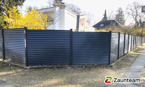 Aluminium Sichtschutz wurde in Berlin von Zaunteam Pasewalk, Pasewalk im Jahr 2024 erstellt.