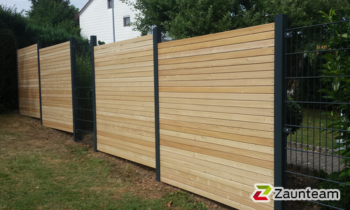 Holz Sichtschutz wurde in Uhingen von Zaunteam Fenzhöfe Oberwälden GmbH & Co. KG, Oberwälden im Jahr 2015 erstellt.