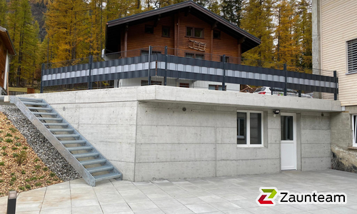 Doppelstabmatten mit Flechtfix diverse wurde in Blatten von Zaunteam Wallis, Niedergesteln im Jahr 2020 erstellt.