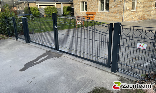 Decorzaun Verona mit Decorzaun Pfosten einbetoniert wurde in Rahden von Zaunteam Kischkel, Lübbecke im Jahr 2022 erstellt.