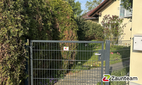 Doppelstabmattentor 1-flüglig wurde in Ingoldingen von Zaunteam Oberschwaben, Obermarchtal im Jahr 2025 erstellt.