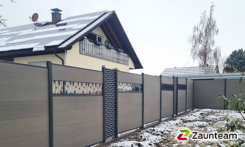 System WPC Sichtschutz, Platinum XL mit Alupfosten einbetoniert wurde in Aldingen von Zaunteam Lkr. Rottweil, Dietingen-Rotenzimmern im Jahr 2025 erstellt.