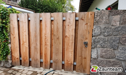 Holz Sichtschutztor 1-flüglig wurde in Wutöschingen von Zaunteam Granacher, Lauchringen im Jahr 2024 erstellt.