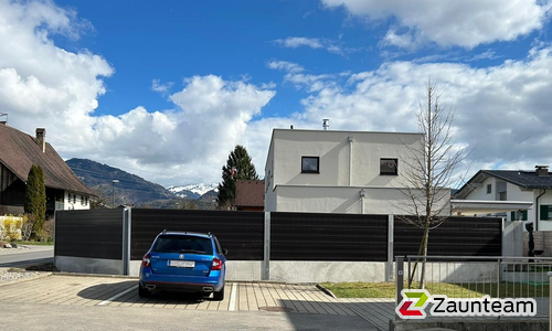 Schallschutzzaun aus Aluminium wurde in Rankweil von Zaunteam Vorarlberg, Dornbirn im Jahr 2024 erstellt.