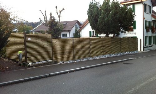 Schallschutzzaun Noistop Wood wurde in Weisslingen von Zaunteam Neftenbach, Neftenbach im Jahr 2011 erstellt.