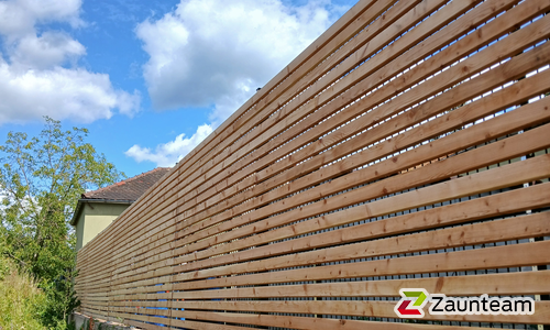 Holz Sichtschutz Rhombus wurde in Bühl von Zaunteam Baden-Baden, Baden-Baden im Jahr 2025 erstellt.