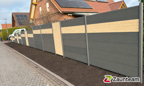 System WPC Sichtschutz, XL mit Alupfosten einbetoniert wurde in Südbrookmerland von Zaunteam Ostfriesland, Südbrookmerland im Jahr 2026 erstellt.