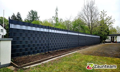Flechtfix Vario Sichtschutz RAL Standardfarben wurde in Schloß Holte-Stukenbrock von Zaunteam Teutoburger Land, Steinhagen im Jahr 2025 erstellt.
