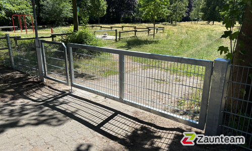 Doppelstabmattentor 2-flüglig wurde in Frankfurt am Main von Zaunteam Main-Kinzig, Langenselbold im Jahr 2025 erstellt.