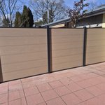 System WPC Sichtschutz, Platinum XL mit Alupfosten mit Fussplatte wurde in Pfungstadt von Zaunteam Bergstraße-Ried, Lorsch im Jahr 2026 erstellt.