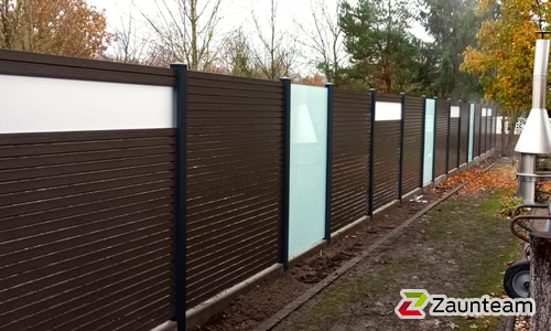 Alu Varioprofil Rhombus 80, Aluminiumpfosten vierkant 85 x 85 mm einbetoniert wurde in Brück von Zaunteam Fläming, Coswig im Jahr 2023 erstellt.