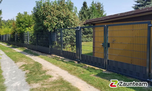 Doppelstabmatten mit Flechtfix diverse wurde in Leipzig von Zaunteam Halle, Halle im Jahr 2024 erstellt.
