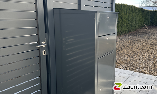 Alu Varioprofil Rhombus 80, Aluminiumpfosten vierkant 85 x 85 mm einbetoniert wurde in Altheim von Zaunteam Oberschwaben, Obermarchtal im Jahr 2025 erstellt.