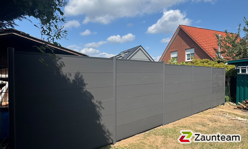System WPC Sichtschutz, XL mit Alupfosten einbetoniert wurde in Harsefeld von Zaunteam Stade-Geestland, Horneburg im Jahr 2026 erstellt.