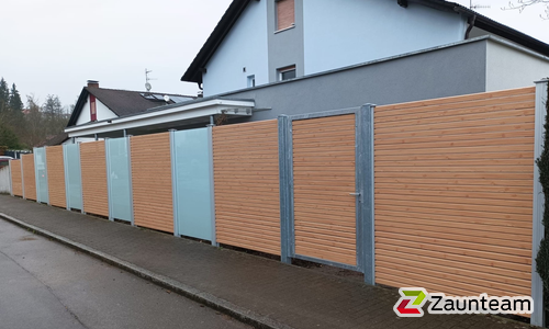 System Alu Sichtschutz, light mit Alupfosten einbetoniert wurde in Murg von Zaunteam Granacher, Lauchringen im Jahr 2025 erstellt.