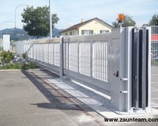 Industrieschiebetor / Industrieschiebetor wurde in Wetzikon von Zaunteam Zürich Oberland GmbH, Gutenswil im Jahr 2017 erstellt.