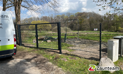 Doppelstabmattentor 2-flüglig wurde in Högersdorf von Zaunteam Südostholstein, Högersdorf im Jahr 2026 erstellt.