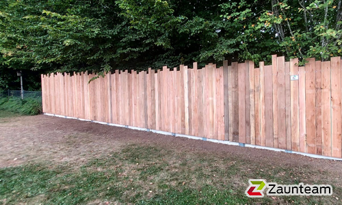 Holz Sichtschutz wurde in Tuttlingen von Zaunteam Obere Donau-Bodensee, Sauldorf-Krumbach im Jahr 2025 erstellt.