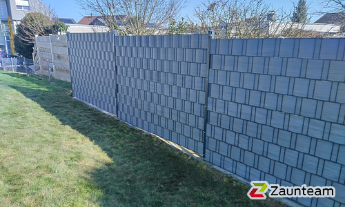 Flechtfix Vario Sichtschutz RAL Standardfarben wurde in Niederönz von Zaunteam Mittelland, Bützberg im Jahr 2026 erstellt.