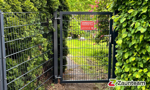 Doppelstabmattentor 1-flüglig wurde in Lindenberg von Zaunteam Allgäu, Bad Hindelang - Unterjoch im Jahr 2025 erstellt.