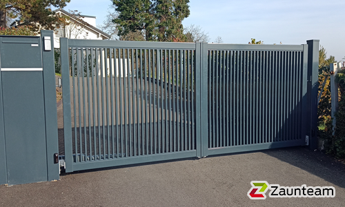 Aluminium Sichtschutztor 2-flüglig wurde in Hartberg von Zaunteam Oststeiermark, Grafendorf bei Hartberg im Jahr 2024 erstellt.