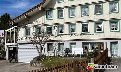 Palisadenzauntor 2-flüglig wurde in Schwellbrunn von Zaunteam Appenzellerland, Wasserauen im Jahr 2025 erstellt.